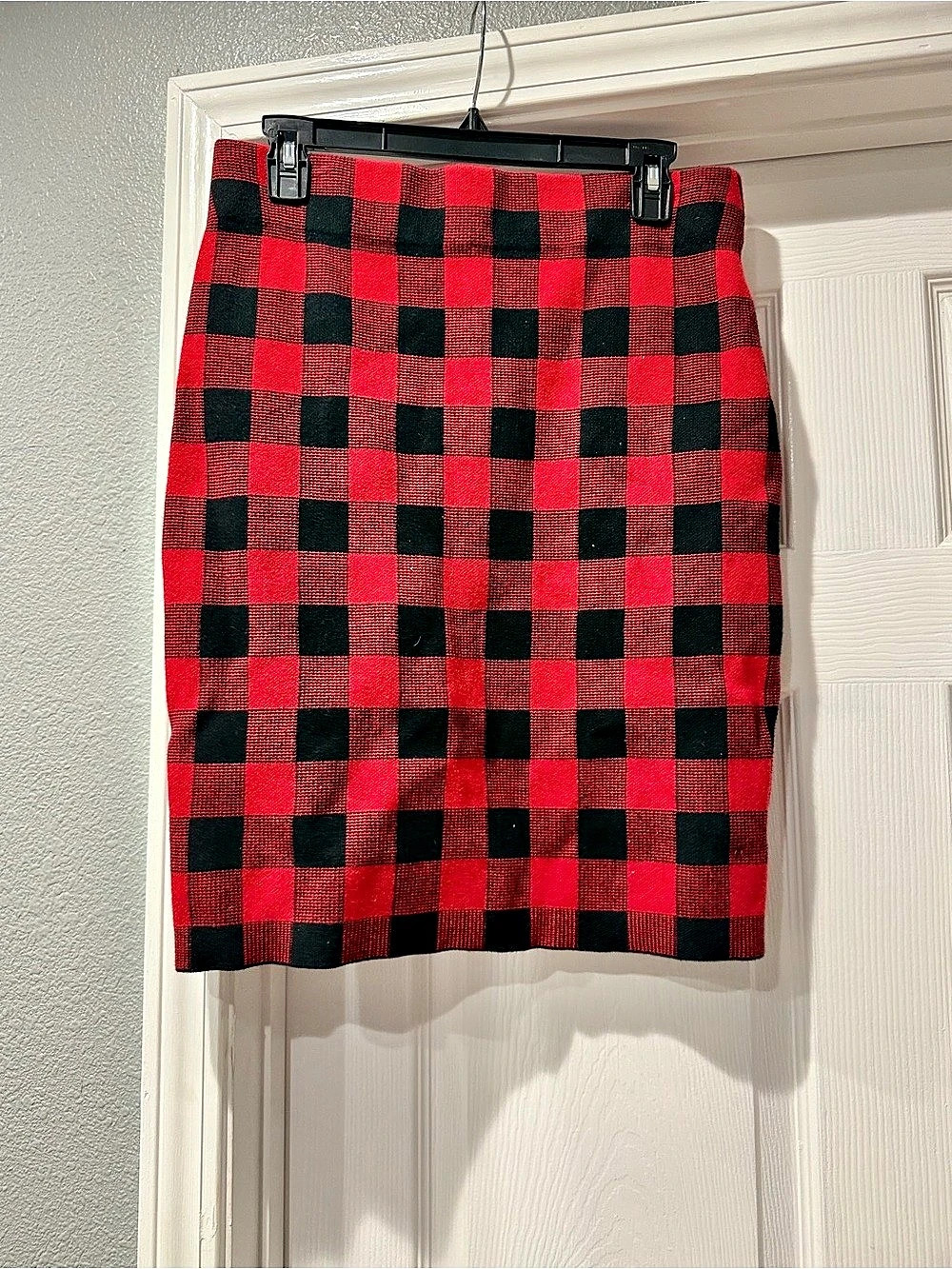 Chaps Checkered Midi Skirt in Red & Black Size Medium Like New